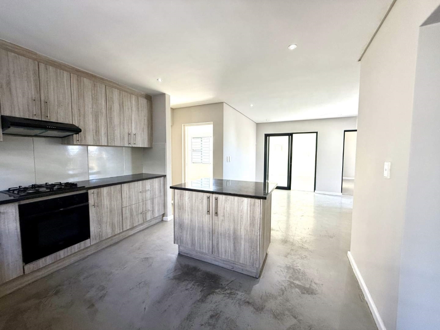 To Let 5 Bedroom Property for Rent in Parklands North Western Cape